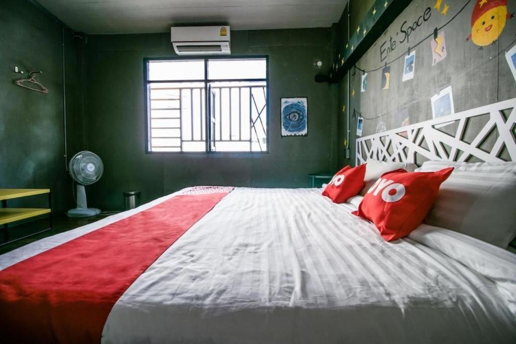OYO 505 Ente Space Hostel Bangkok Exterior foto