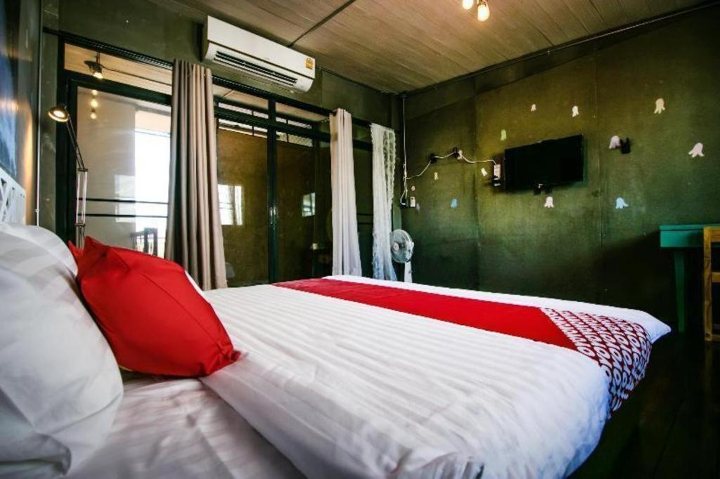OYO 505 Ente Space Hostel Bangkok Exterior foto