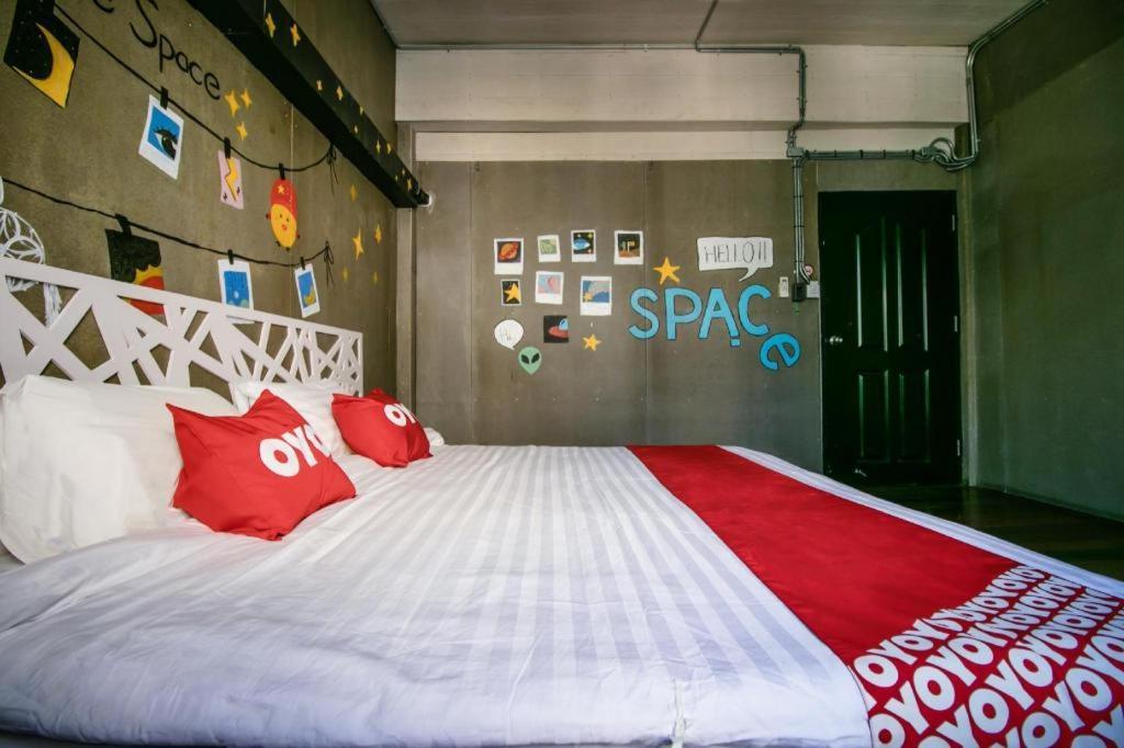 OYO 505 Ente Space Hostel Bangkok Exterior foto