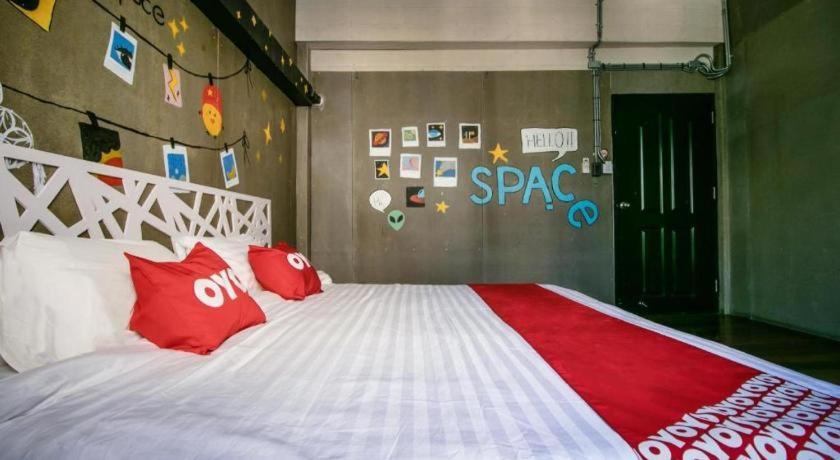 OYO 505 Ente Space Hostel Bangkok Exterior foto