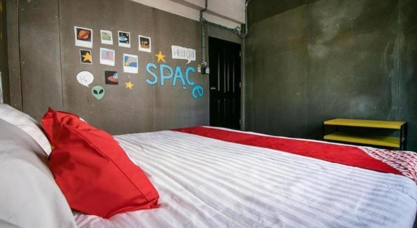 OYO 505 Ente Space Hostel Bangkok Exterior foto